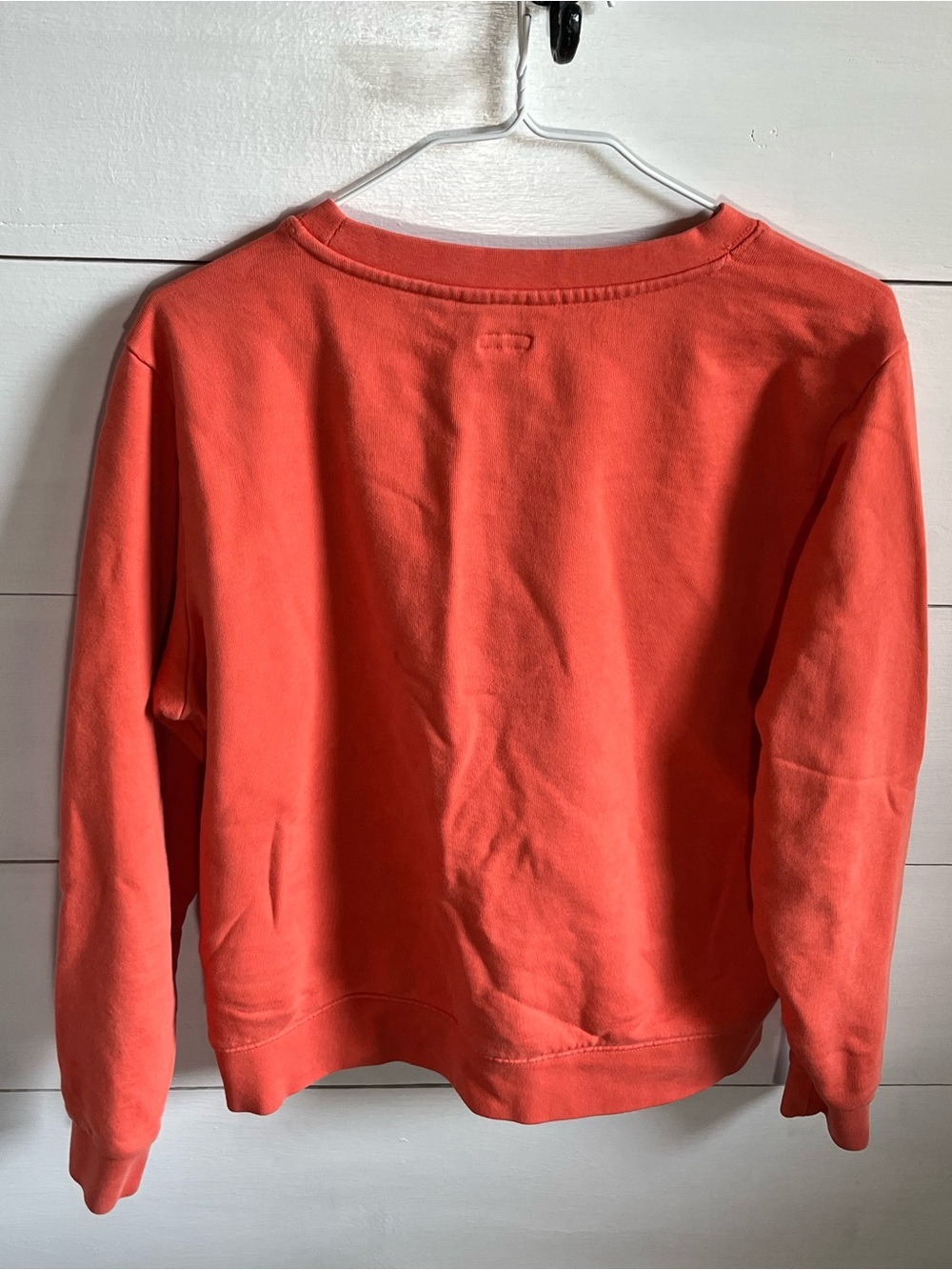 Wrangler Coral Crewneck Sweatshirt with Retro Horse Graphic - Picture 4 of 4